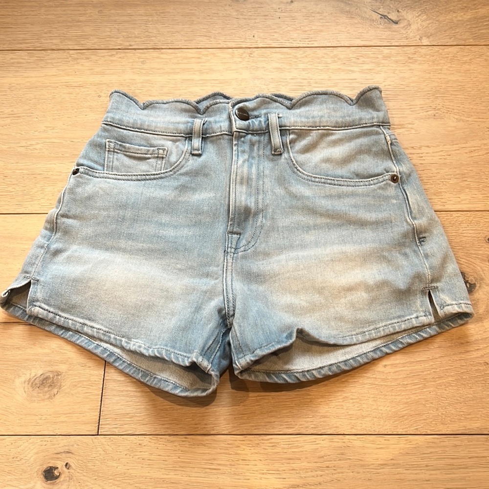 FRAME Denim Le High Flare Scalloped Shorts in Size 24